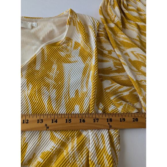 ASTR The Label Faux Wrap Cross Over Blouse Cropped Size L Mustard Yellow Crinkle - Picture 7 of 8